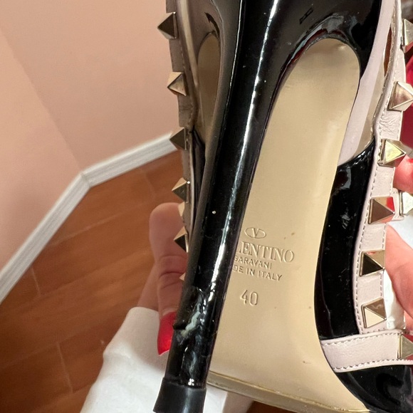 Valentino Garavani PATENT ROCKSTUD CAGED PUMP 100MM purchased in Harrods London - Picture 6 of 6
